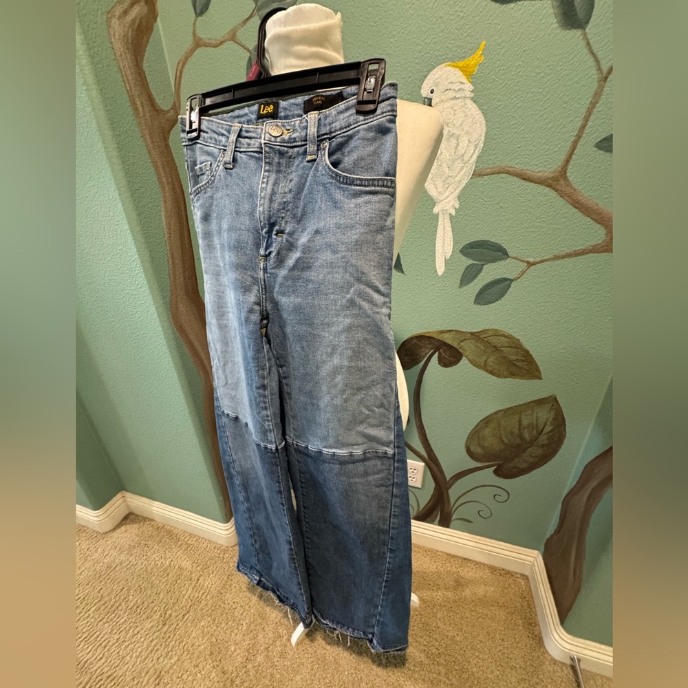 Jeans Lees Denim High Rise/Flare. Waist 25. 2tone colored